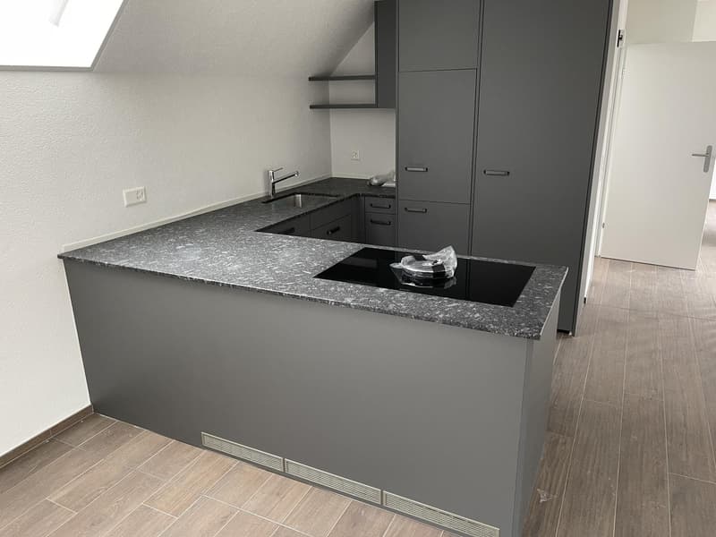 Helle, moderne 2.5-Zimmerwohnung in Bülach (3)