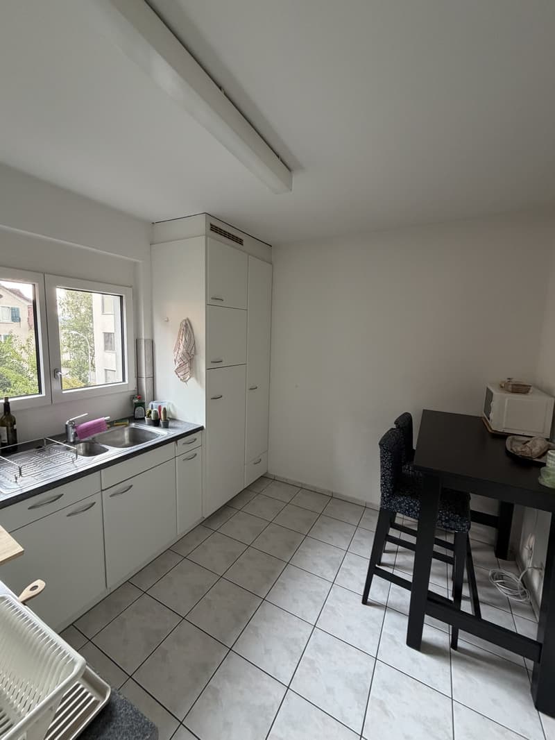 ab sofort: helle 3 Zimmer Wohnung in Nähe von Bahnhof Oerlikon (5)