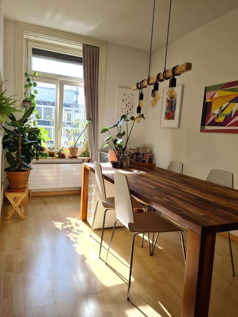 Charmante 3.5-Zimmer-Wohnung an der Kurvenstrasse in Zürich 8006 (1)