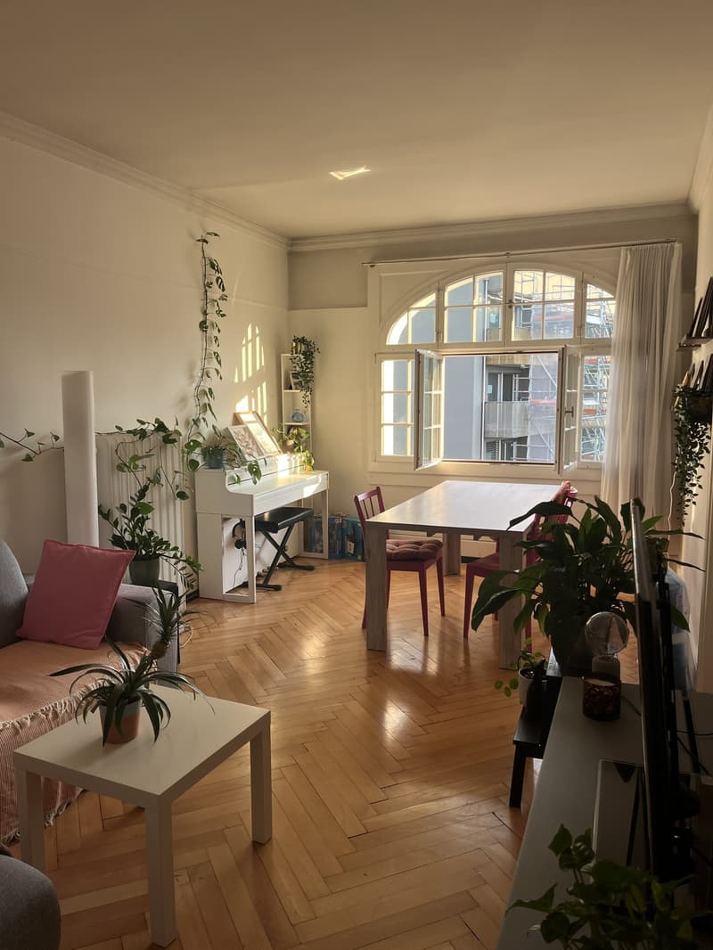 Möbliertes WG Zimmer in zentraler Altbauwohnung sucht Untermieter:in (4)