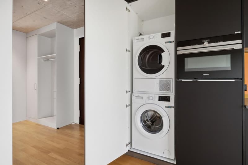 Helle 1-Zimmer-Wohnung mit 2 Balkonen & eigener Waschmaschine im Kreis 4 (per 1. Oktober) (2)