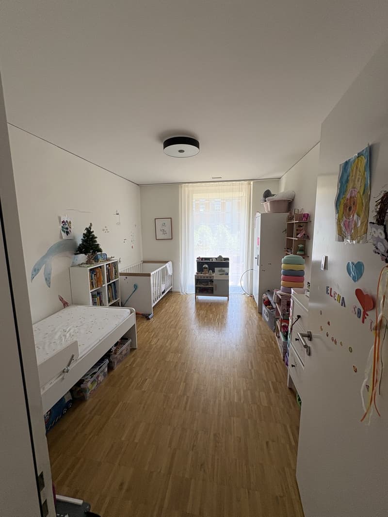 Helle 3.5-Zimmer-Wohnung mit grosszügigem 30-m²-Balkon (6)