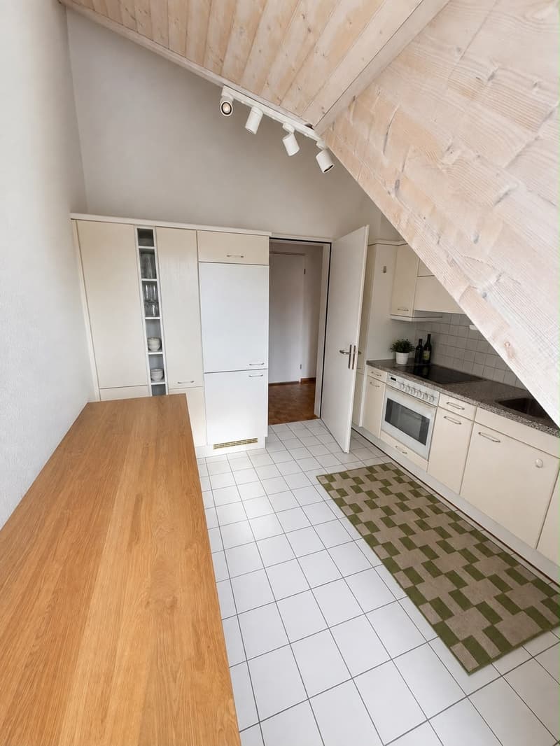 Charmante 2.5-Zimmer-Dachwohnung in Kloten - verfügbar ab 1. November 2026 (7)