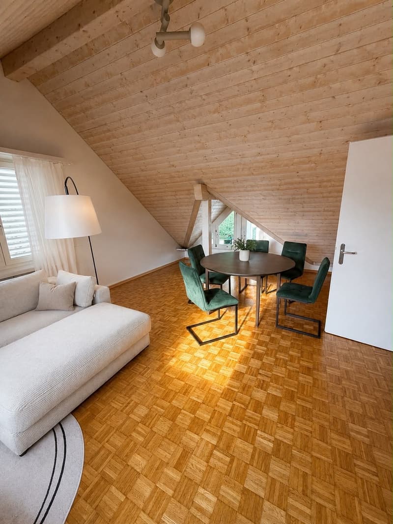 Charmante 2.5-Zimmer-Dachwohnung in Kloten - verfügbar ab 1. November 2026 (2)