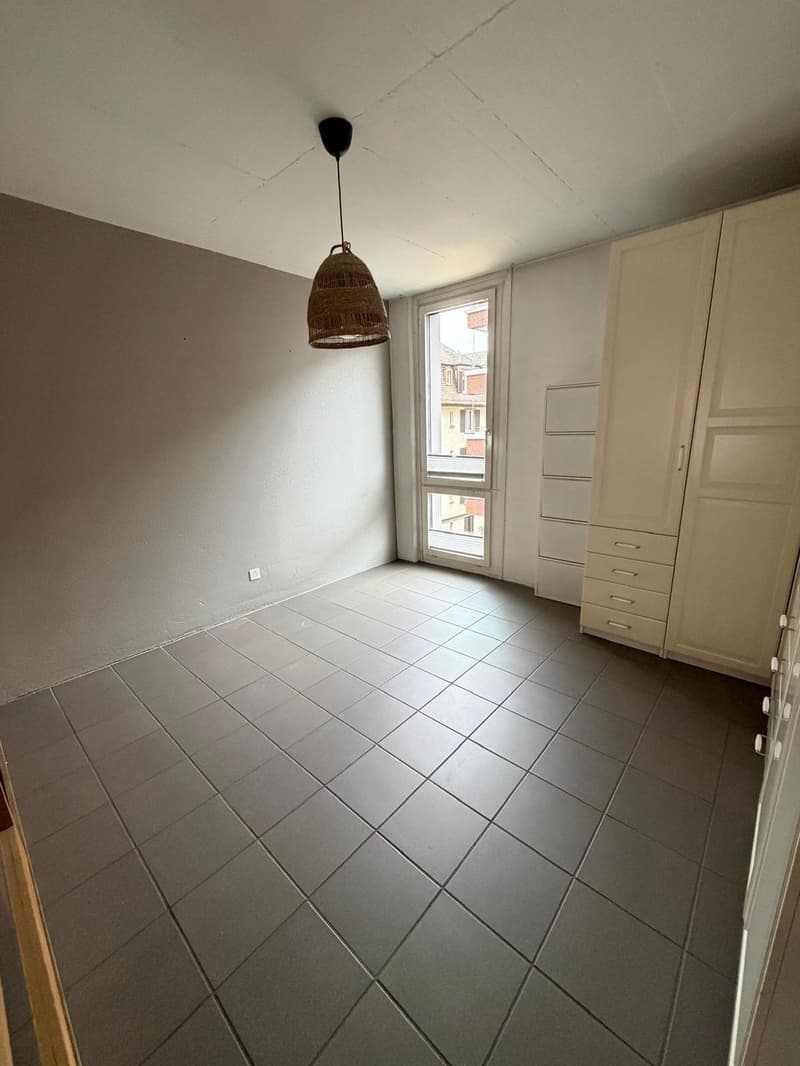 Open & bright 2.5br apartment in Seefeld from 1. Sept, 5min from Chinagarten, massive rooftop, CHF 2850.- (incl. NK) (7)