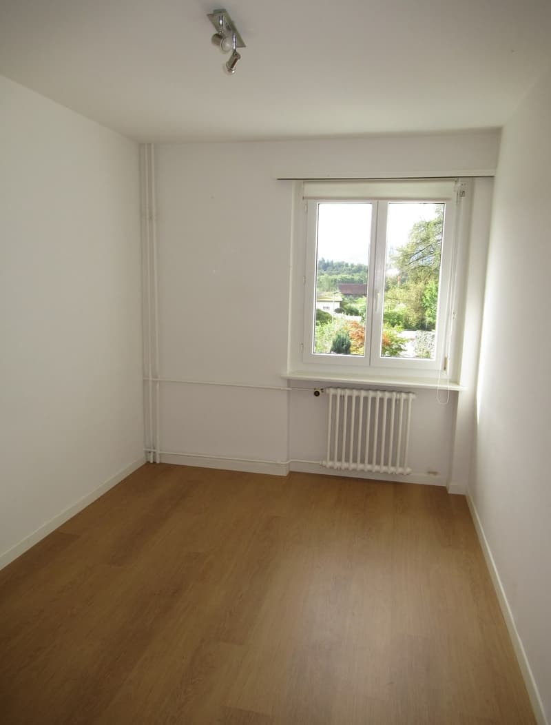 Helle, renovierte 3.5-Zimmer-Wohnung mit grossem Sonnenbalkon (7)