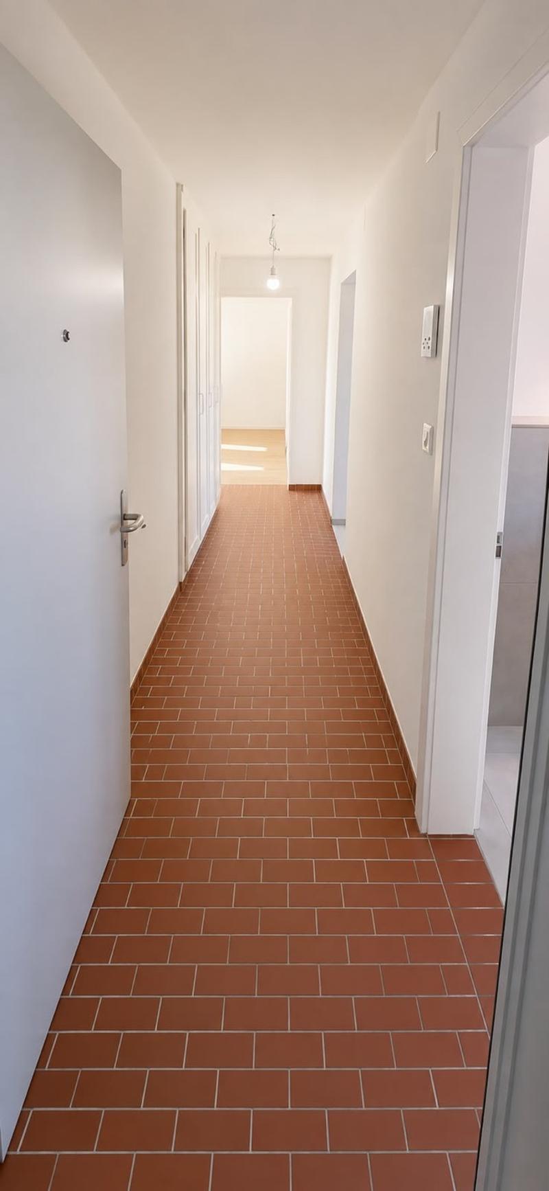Helle, renovierte 3.5-Zimmer-Wohnung mit grossem Sonnenbalkon (6)