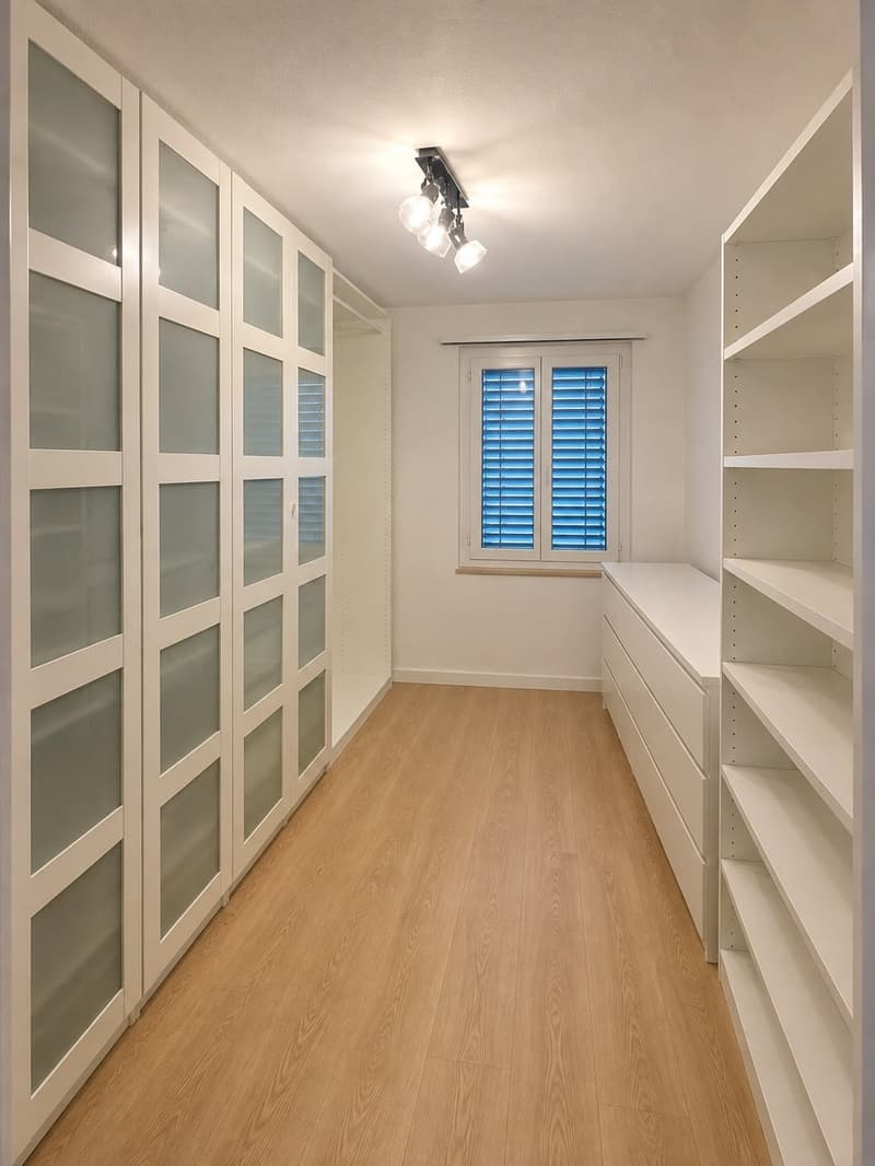 Helle, renovierte 3.5-Zimmer-Wohnung mit grossem Sonnenbalkon (8)