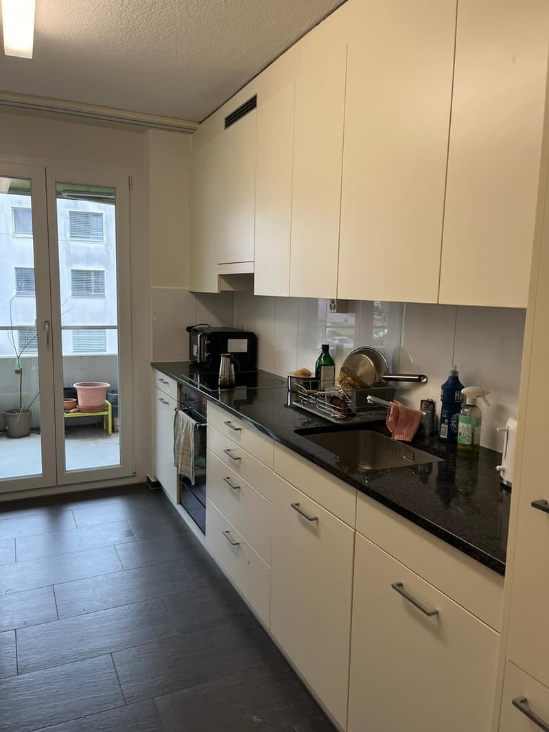 Cozy flatshare of 3 looks for new flatmate (4)
