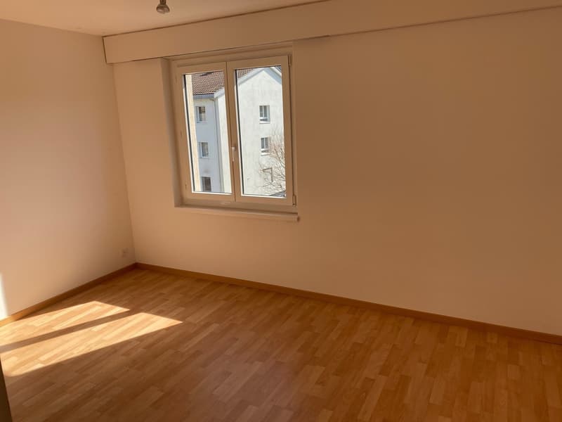 Geräumige & günstige 3.5 Zimmerwohnung in Belp (3)