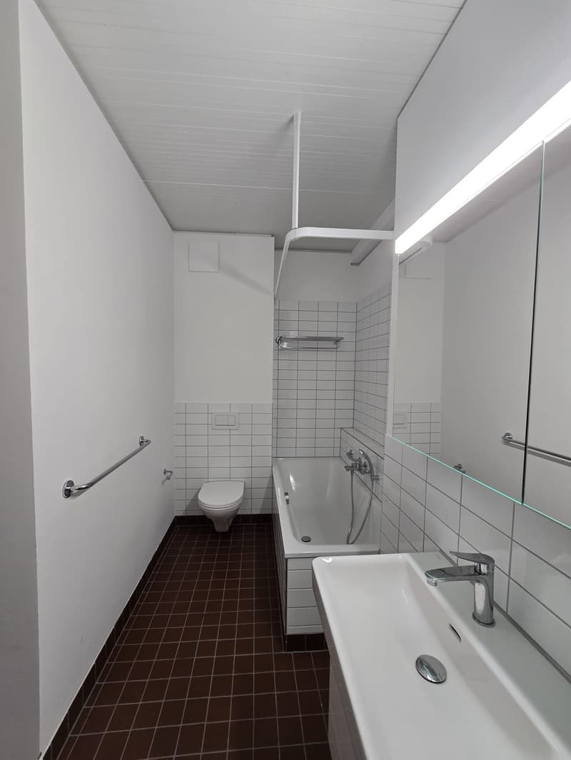 Bad mit Badewanne