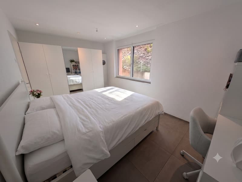 All Inclusive, Möbliertes Schmuckstück: Exklusive 2.5-Zimmer-Souterrainwohnung mit Terrasse und Privatgartenteil (7)