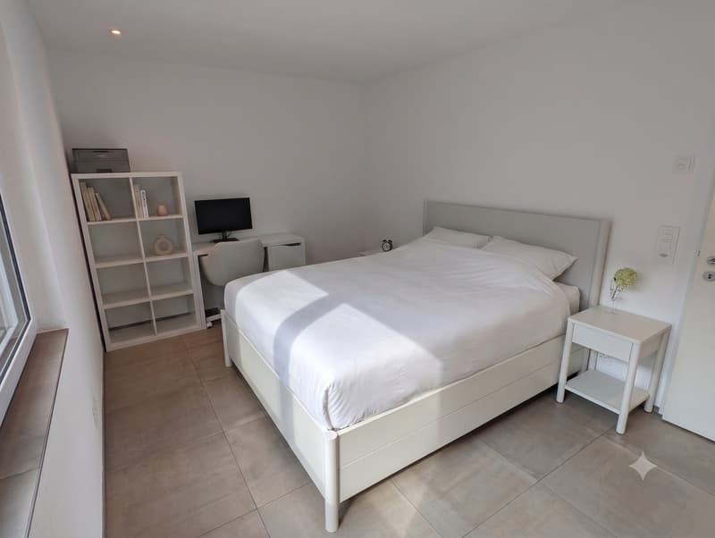 All Inclusive, Möbliertes Schmuckstück: Exklusive 2.5-Zimmer-Souterrainwohnung mit Terrasse und Privatgartenteil (6)