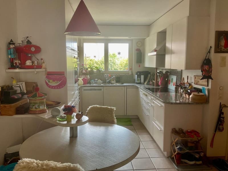 Grosszügige 4.5-Zimmer-Wohnung an zentraler Lage (7)