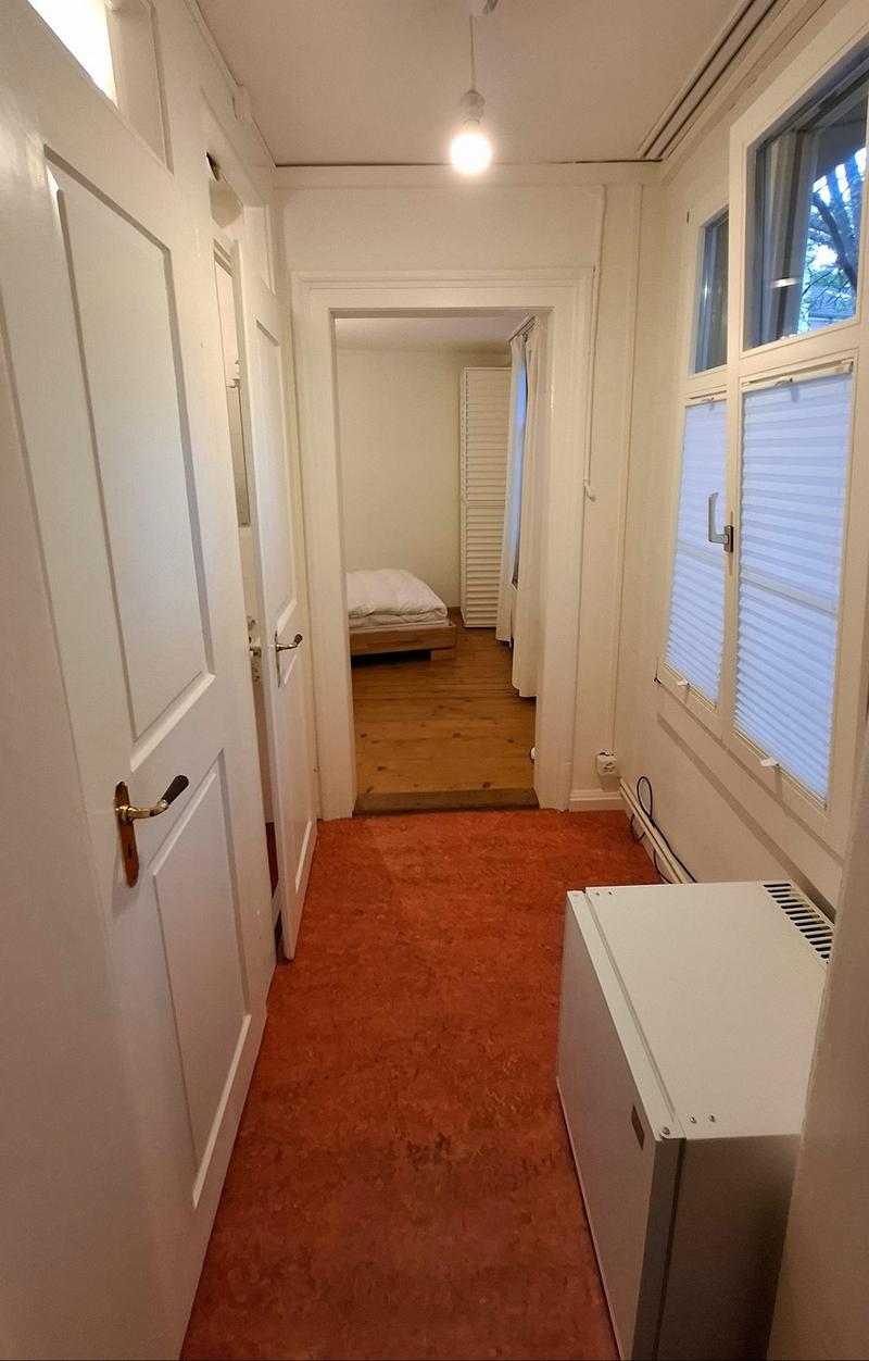 Möblierte 1-Zimmer-Wohnung (Studio) mit eigenem Bad ohne Küche (2)