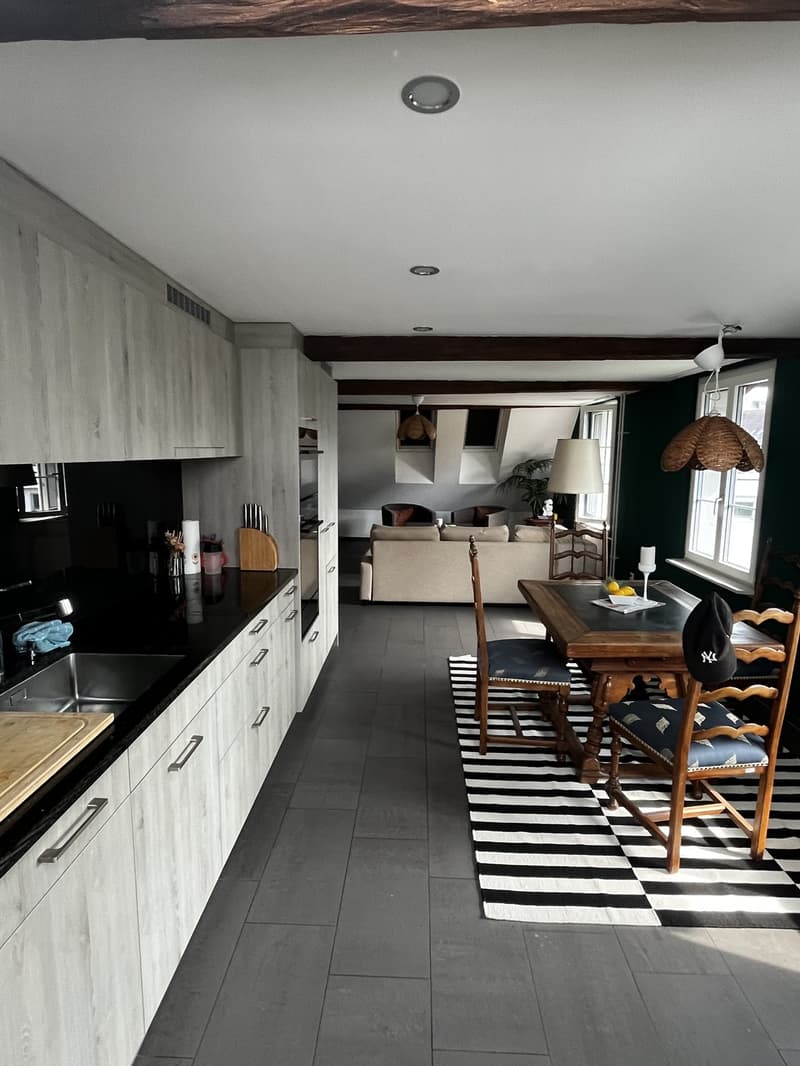 Helles Zimmer in grosszügiger 3.5-Zimmer-Wohnung in Dietikon (1)