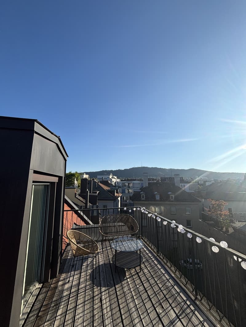 Bright 20 m² Room in Duplex with Rooftop Terrace in Kreis 4 (2)