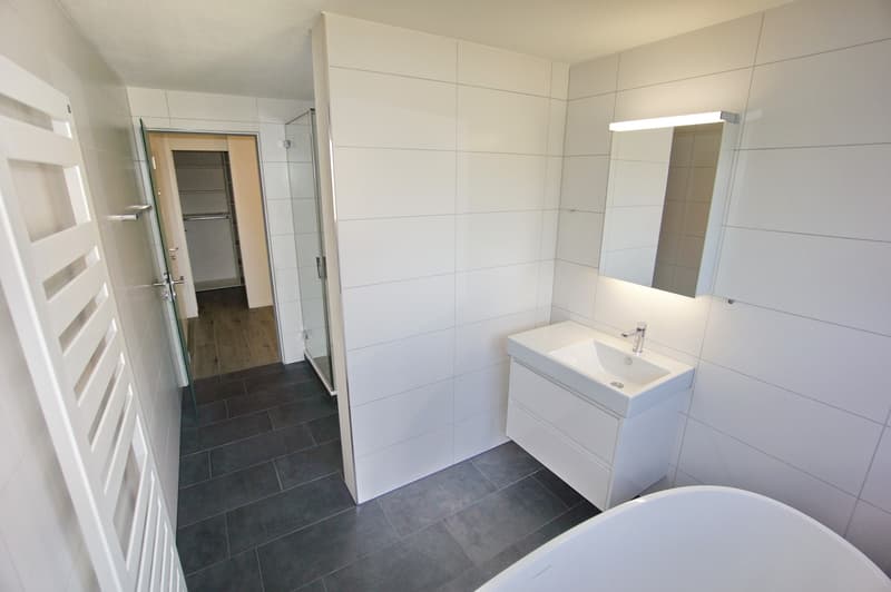3.5 Zimmer Wohnung mit Sicht auf das Stockhorn (9)