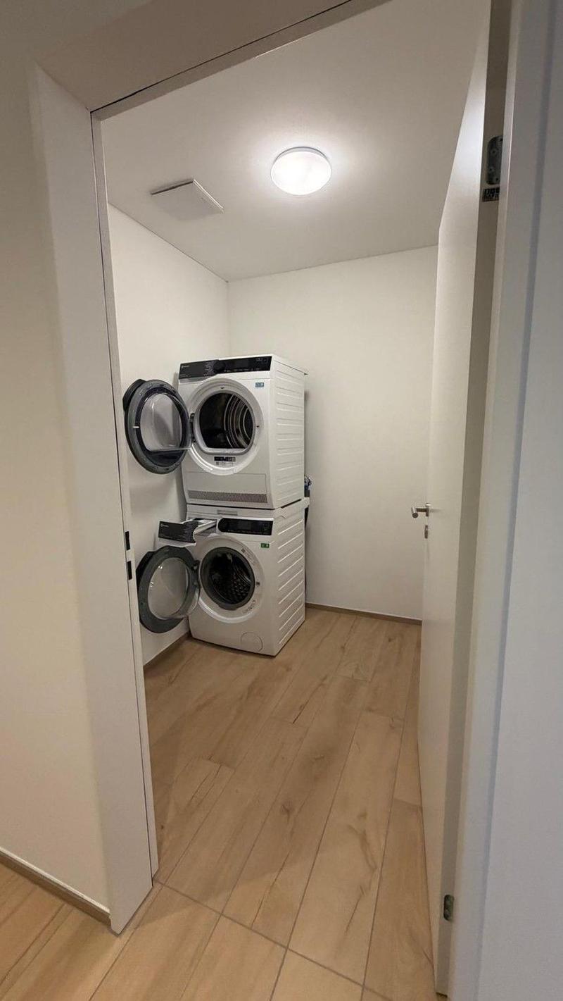 Moderne 2.5-Zimmer-Wohnung mit grossem Balkon in Schinznach-Bad (4)