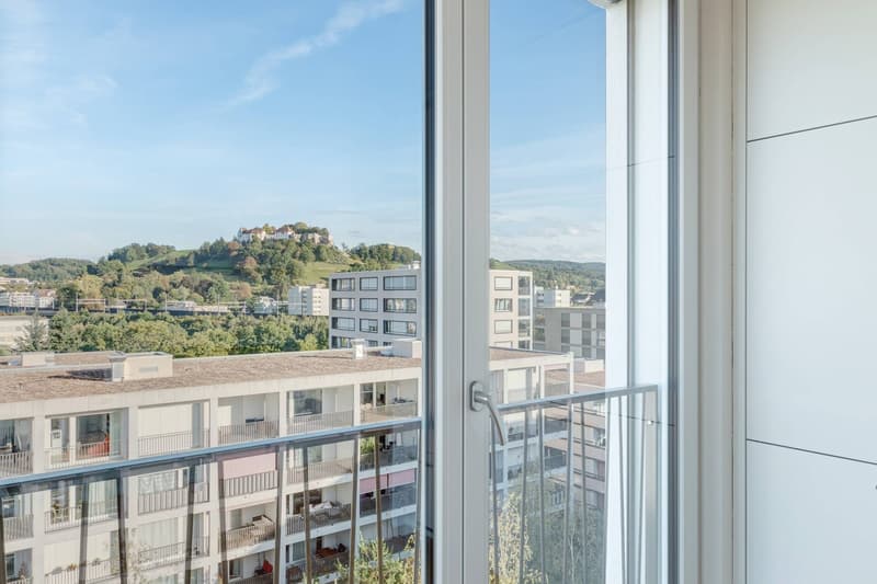 Schöne 4.5 Zimmer Wohnung an zentraler Lage (10)