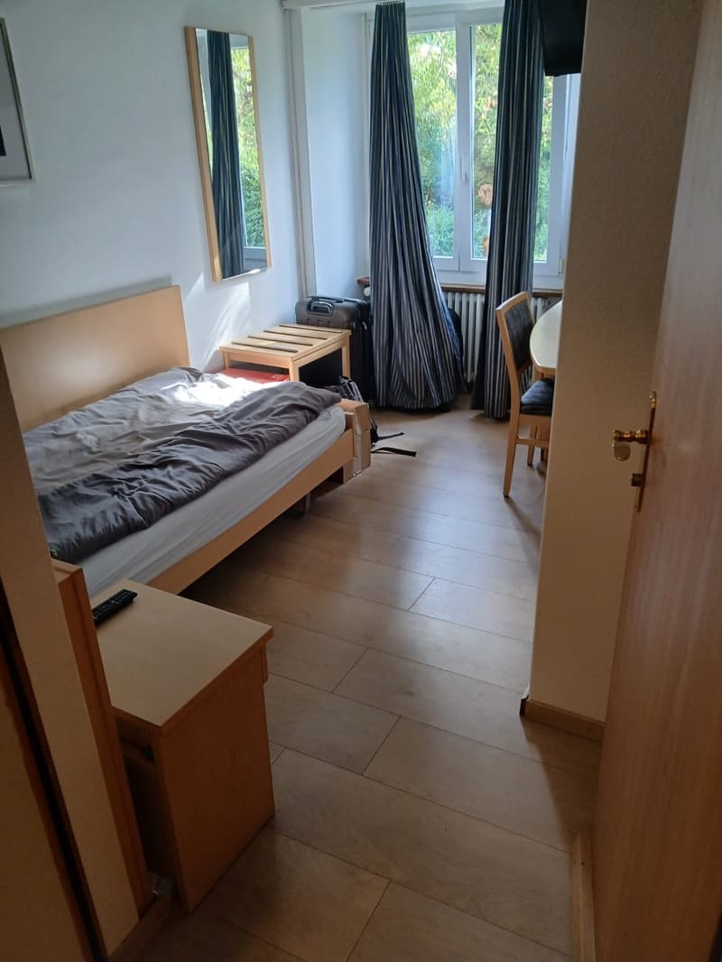 Möbliertes Zimmer zu vermieten (3)