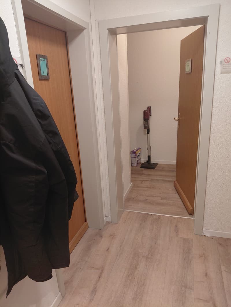 Möbliertes Zimmer zu vermieten (1)