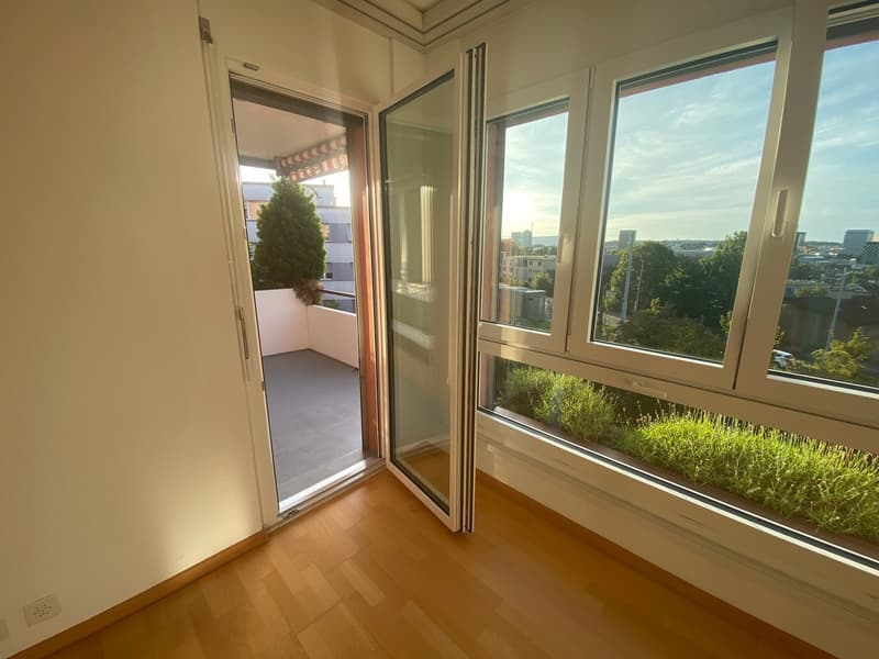 Helle 2,5-Zimmer-Wohnung mit Balkon und Weitsicht am Zürichberg (4)