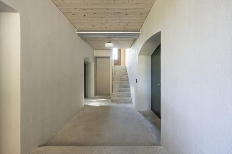 Attraktive 6.5-Zimmer-Maisonettewohnung mit Galerie, privatem Bauerngarten und 3 Parkplaetzen (7)