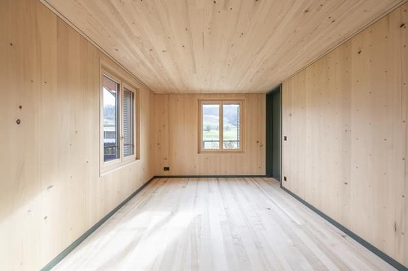 Attraktive 6.5-Zimmer-Maisonettewohnung mit Galerie, privatem Bauerngarten und 3 Parkplaetzen (8)