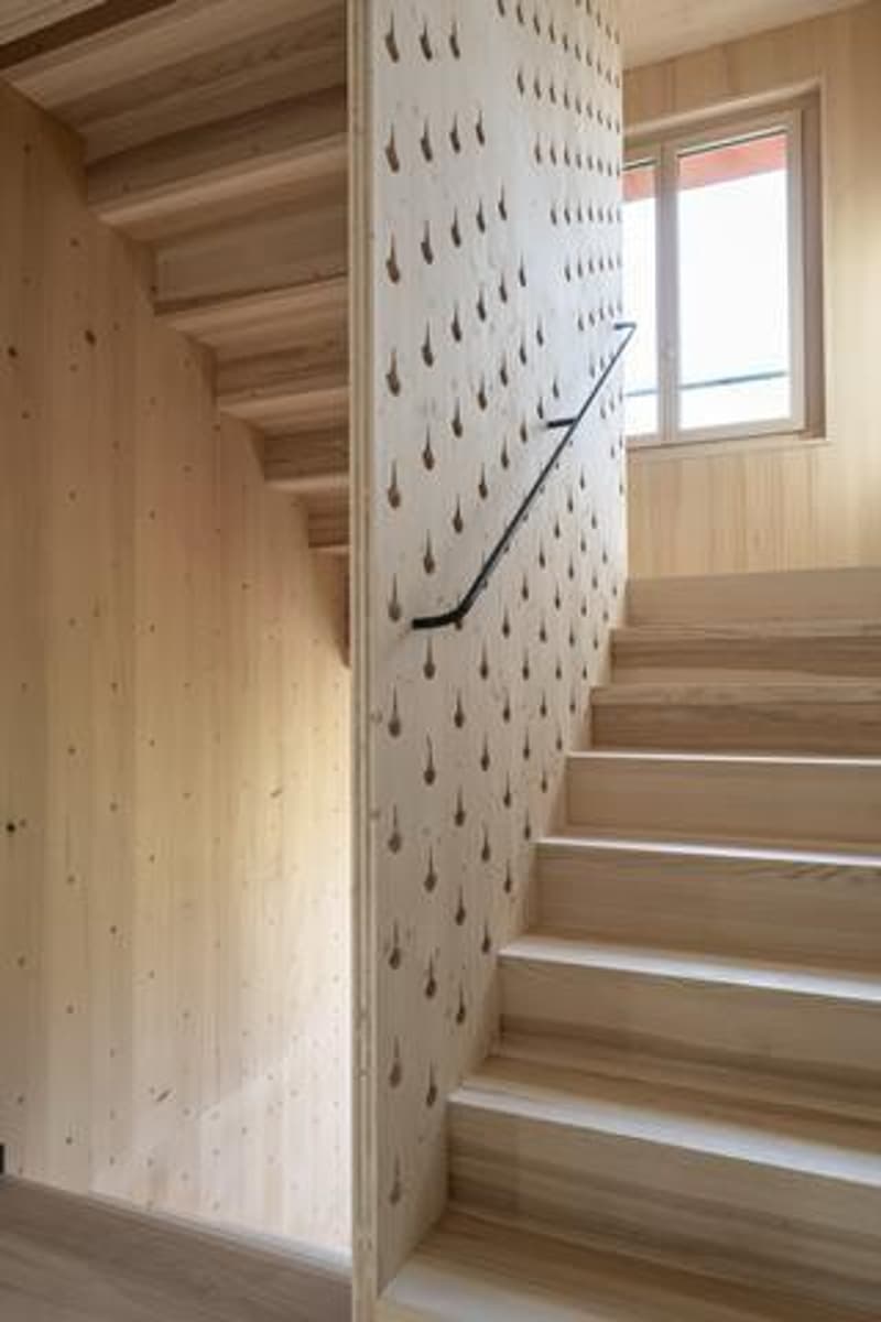 Attraktive 6.5-Zimmer-Maisonettewohnung mit Galerie, privatem Bauerngarten und 3 Parkplaetzen (9)