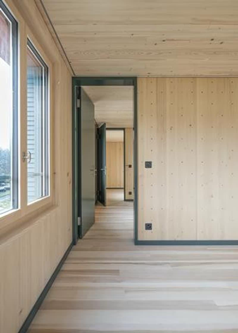 Attraktive 6.5-Zimmer-Maisonettewohnung mit Galerie, privatem Bauerngarten und 3 Parkplaetzen (13)