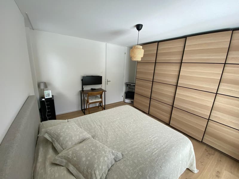 Modern & Sunny 2.5-Room Apartment in Wipkingen Close to the Limmat (8)