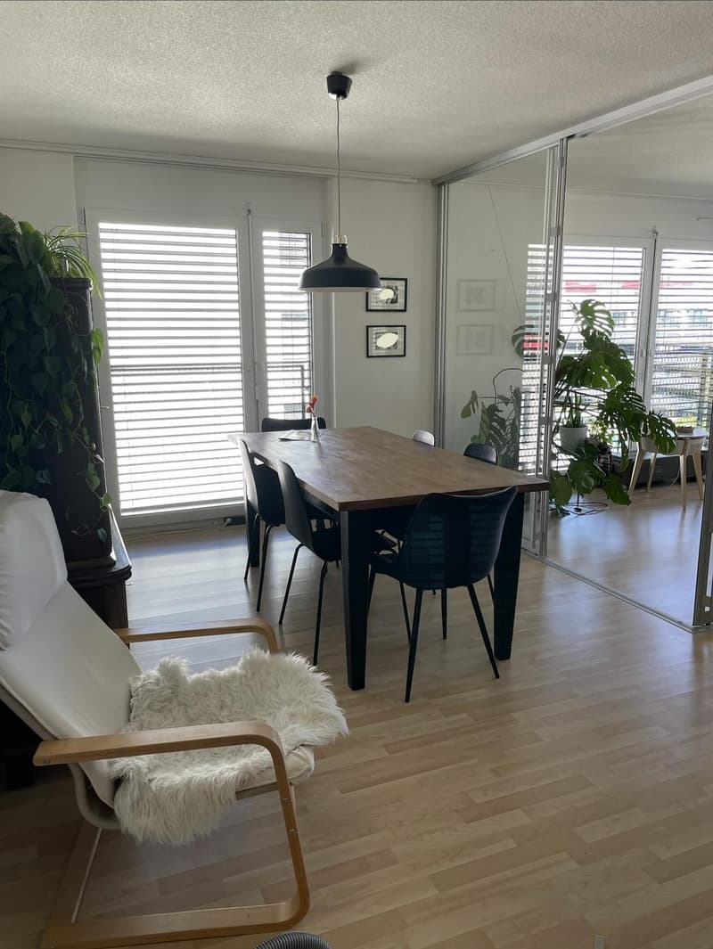 Helle 3.5-Zimmer-Wohnung in Zürich-Seebach 84 m² mit Wintergarten (2)