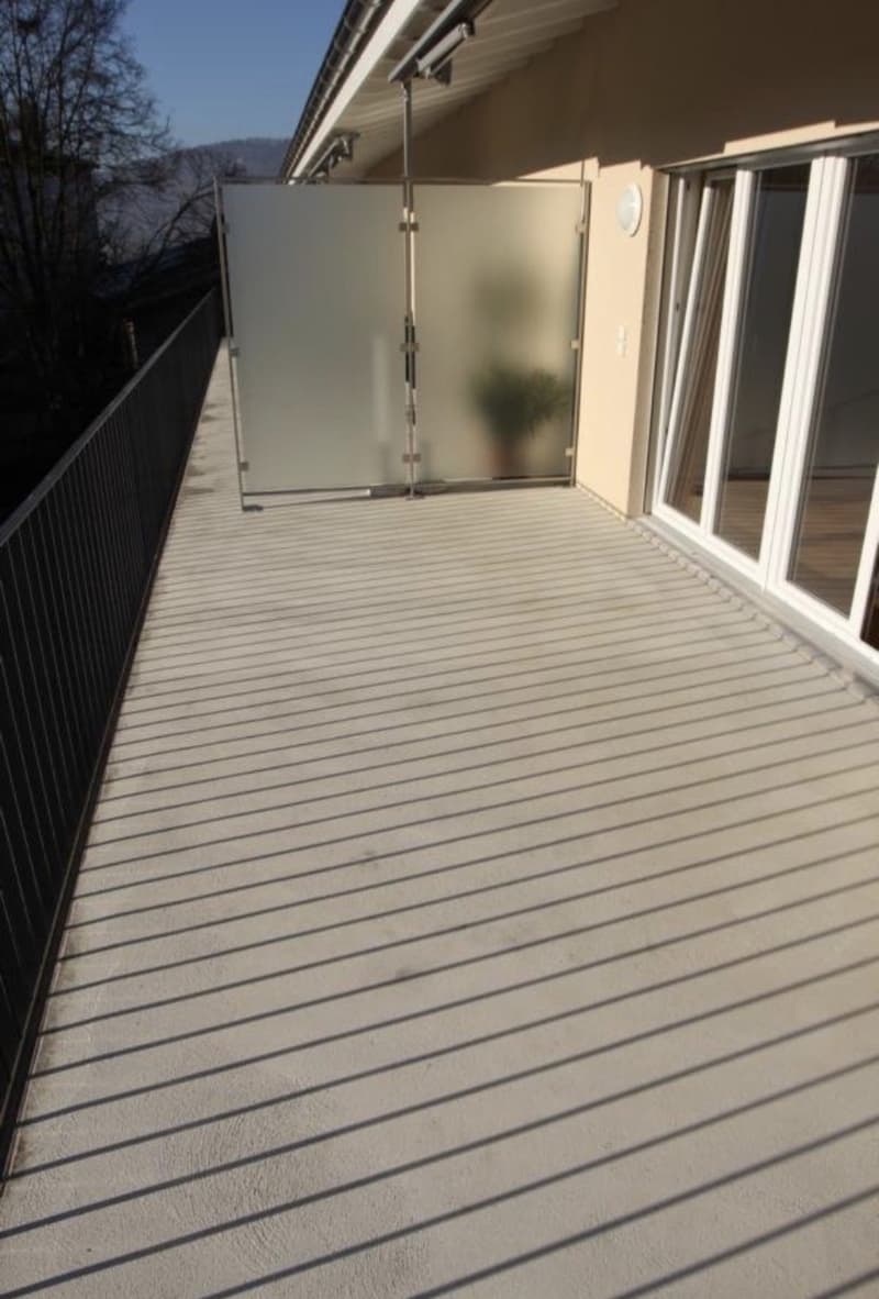 Gut gelegene 3.5 Zimmer-Attikawohnung mit eigenem Waschturm (7)