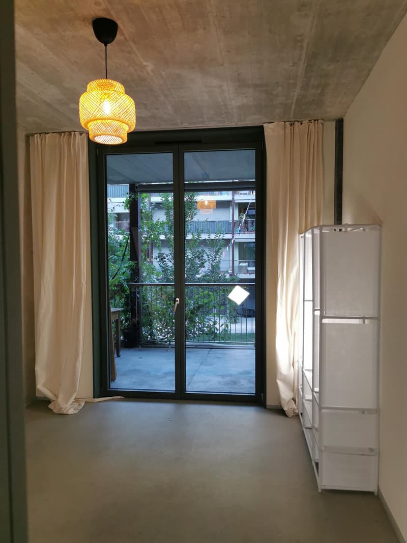 WG Zimmer mit Balkonanschluss in der Wohnbaugenossenschaft LeNa (1)