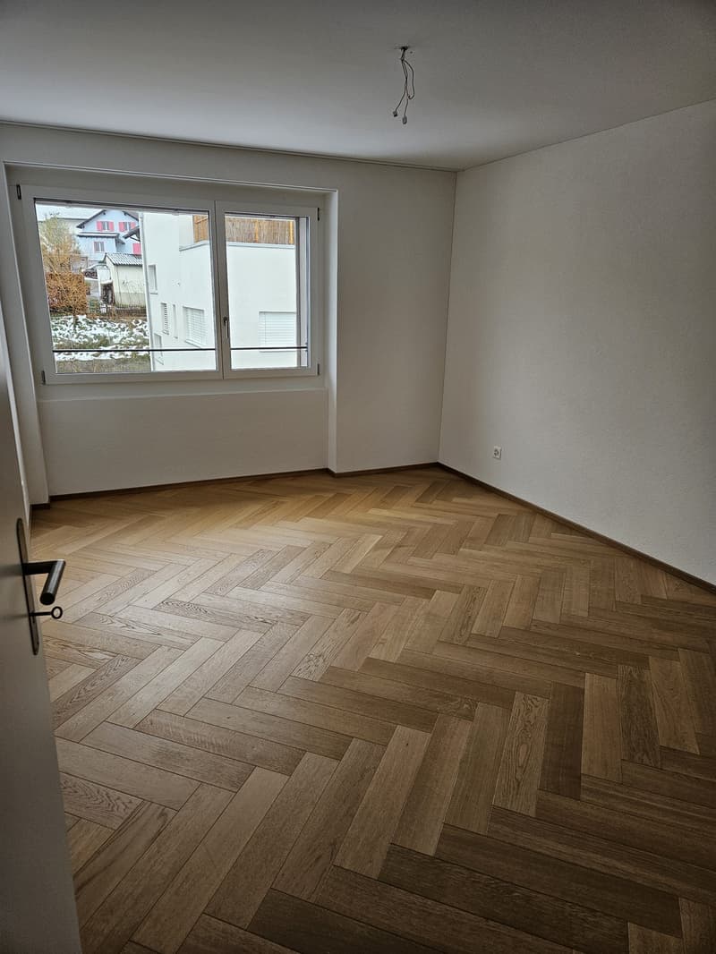 Großzügige, moderne Wohnung 4.5 Zimmerwohnung (2)