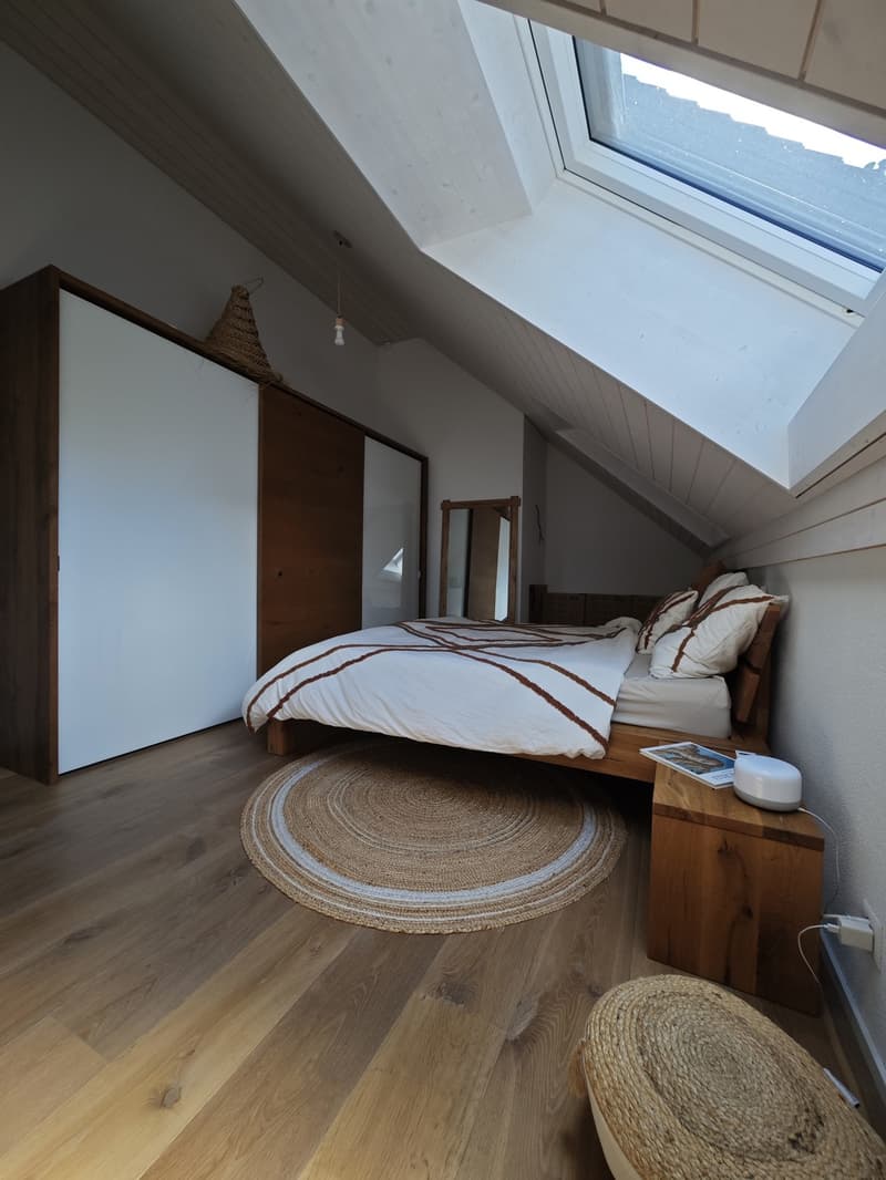 Wohnen wie im eigenen Haus: Stilvolle, möblierte 93m² Dachwohnung mit hohem Dach (befristet 2 Jahre) (4)