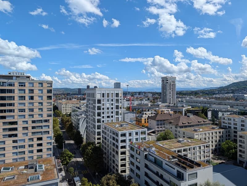 Shared apartment room on the 14th floor with a view to the mountains (4)