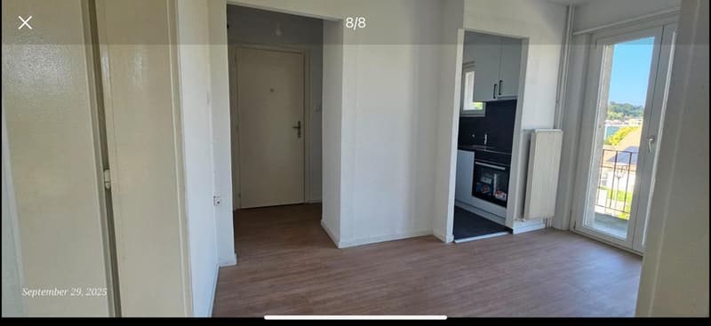 Entrance / Kitchen