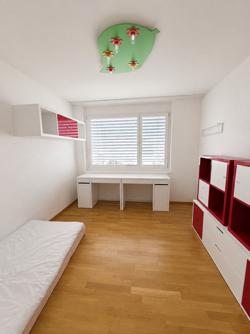5.5-Zimmer 122 m² - Grosszügige, helle Wohnung mit Balkon und Weitsicht (CHF 2'955 - ausserordentlicher Weggang Mieter) (11)