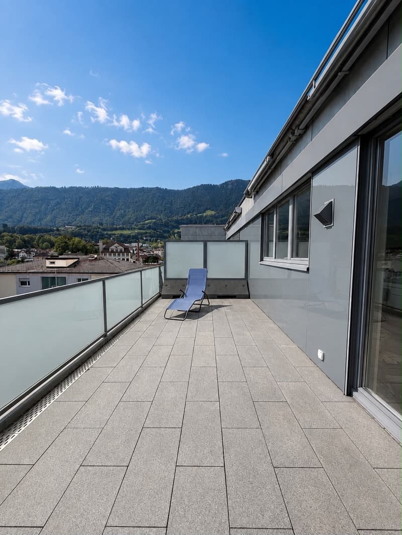 Wunderdchöne 3.5 Attikawohnung mit Bergpanorama in Goldau (2)