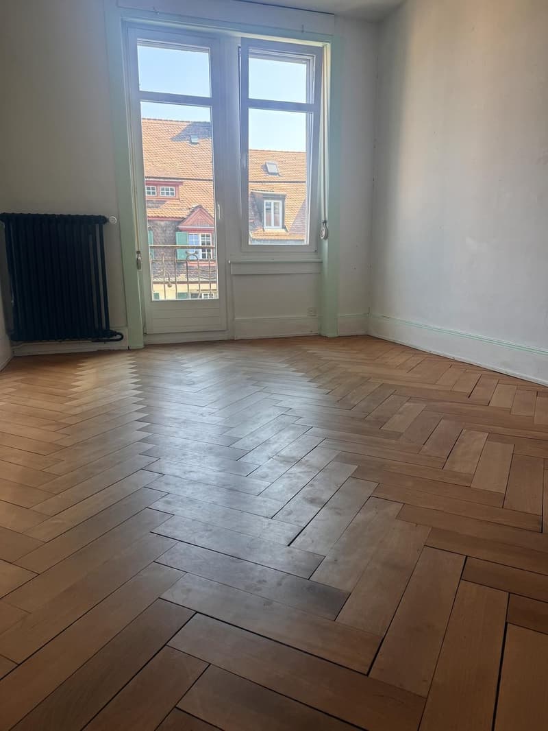 Weekday Room Available | MondayFriday Only | 20 m² with Private Balcony | Zurich District 3 | CHF 900/month (Utilities Included) (1)