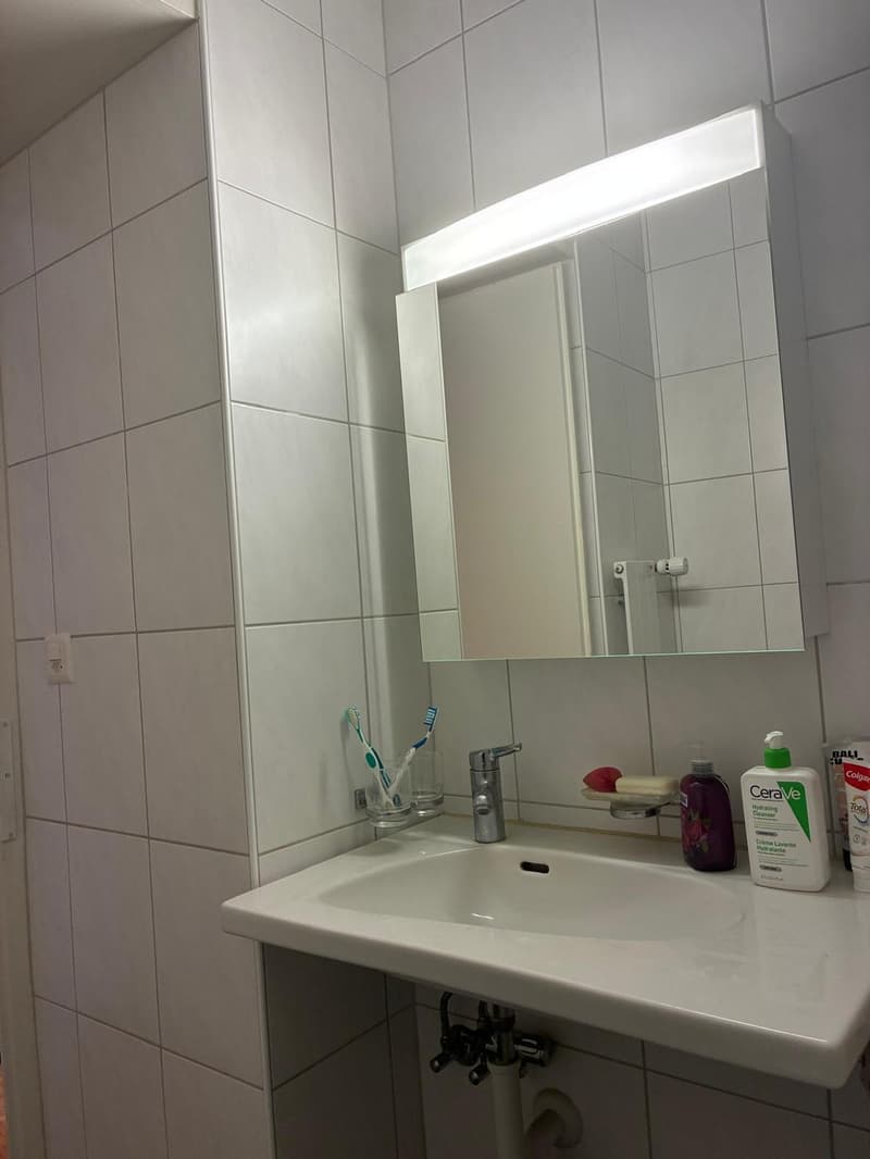 1.5-room apartment (40 sqm) next to Kreuzplatz - 10 min walk to Stadelhofen (9)