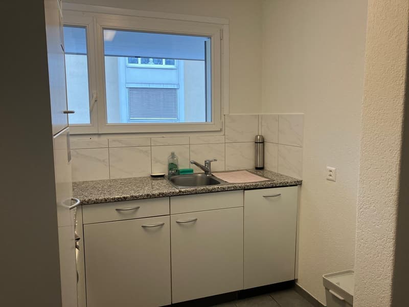 1.5-room apartment (40 sqm) next to Kreuzplatz - 10 min walk to Stadelhofen (5)