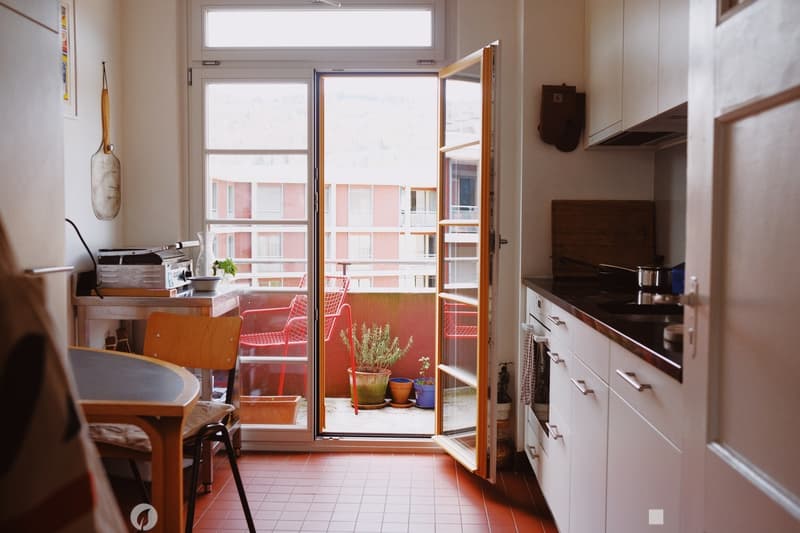Stilvolle möblierte 3-Zi Altbauwohnung mit Balkon & Homeoffice (JuliSept) (7)
