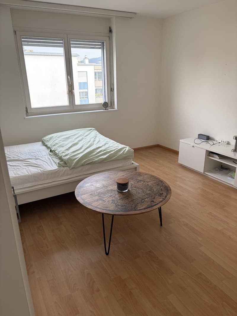 Zimmer zu vermieten 1 Monat. (8)