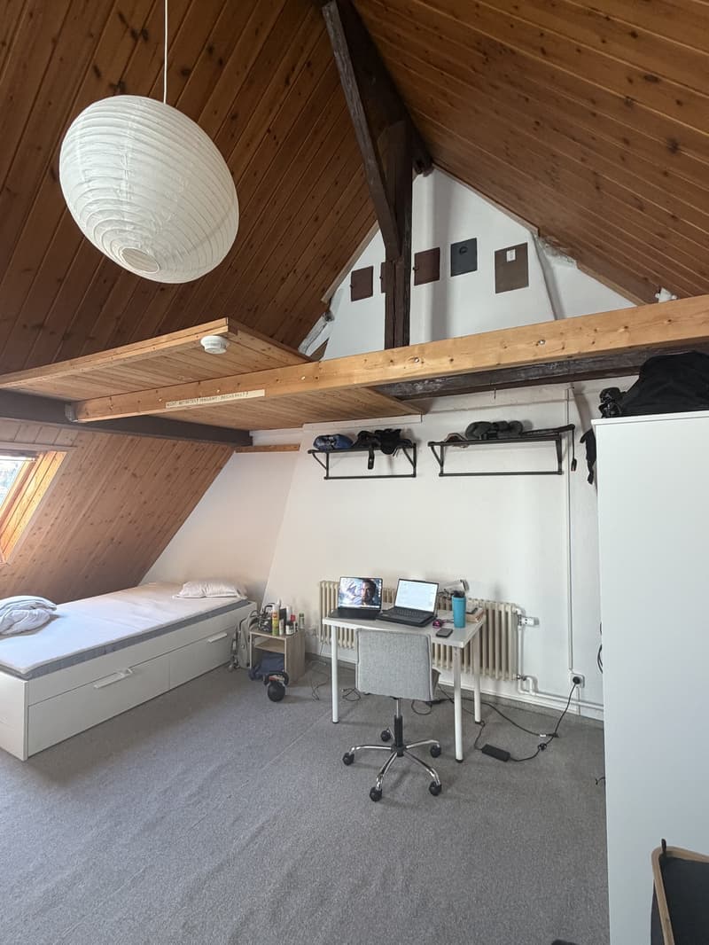 Room in Le Chateau available! (4)