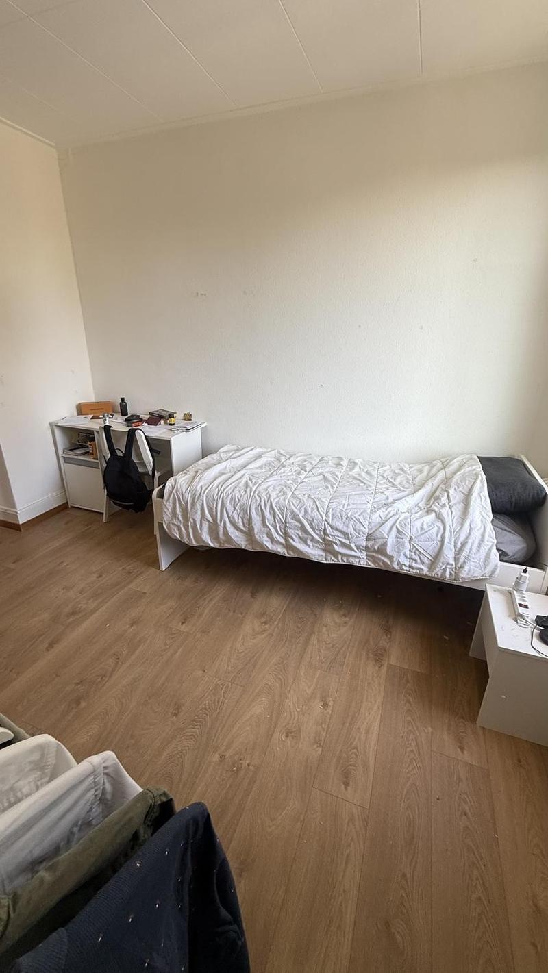 Helles möbliertes Zimmer 2 Min. vom Bahnhof Wohlen (2)