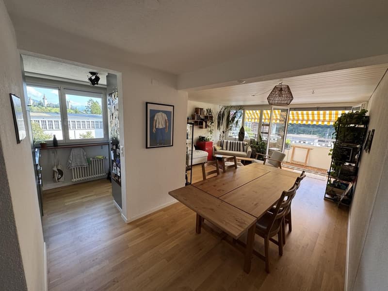 Helle 4.5-Zimmer-Wohnung mit Balkon und schöner Aussicht in Luzern (1)
