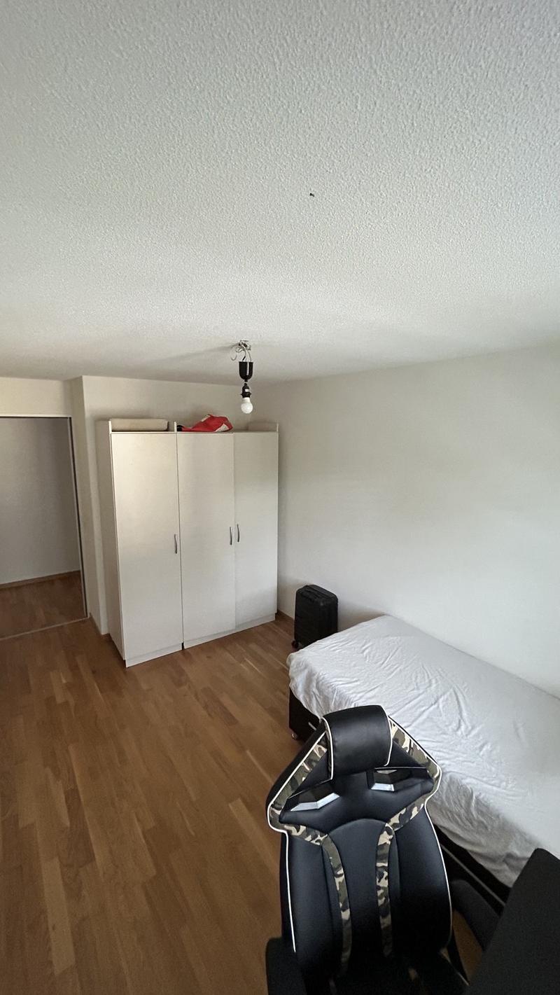 Zimmer zu vermieten  nur 25 Minuten von Zürich HB entfernt (3)